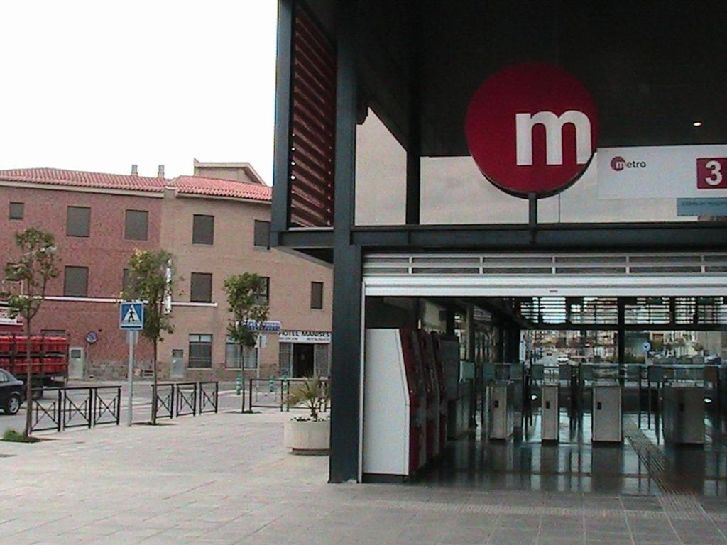 Hotel Manises Exterior photo